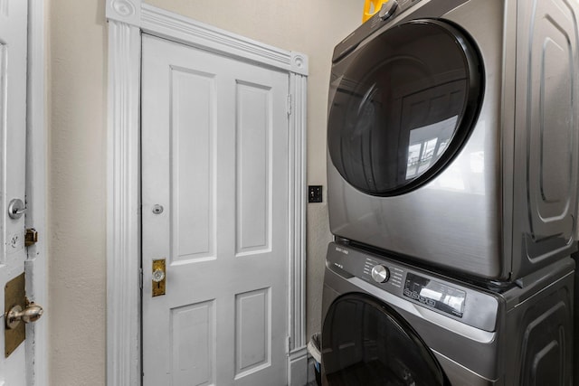 208 2nd St SW, Braham, MN 55006 - laundry room with stacked washer / drying machine