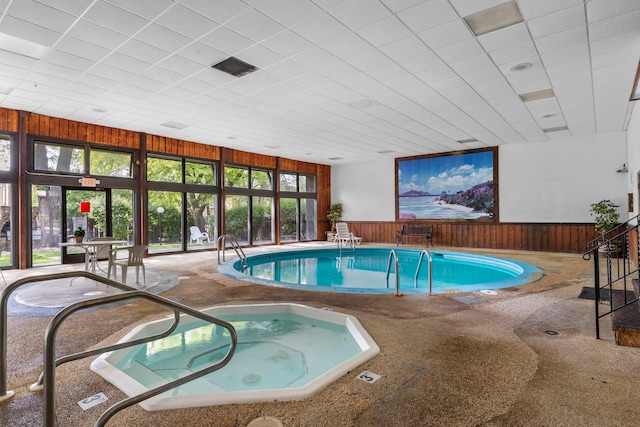179 Little Canada Rd E Unit 230, Little Canada, MN 55117 - indoor pool with a hot tub