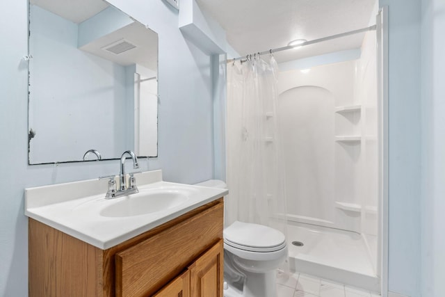 6540 Zealand Ave N, Brooklyn Park, MN 55428 - bathroom with vanity and a shower with shower curtain