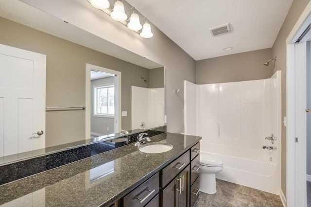 4781 261st St, Wyoming, MN 55092 - full bath featuring toilet, vanity, and bathtub / shower combination