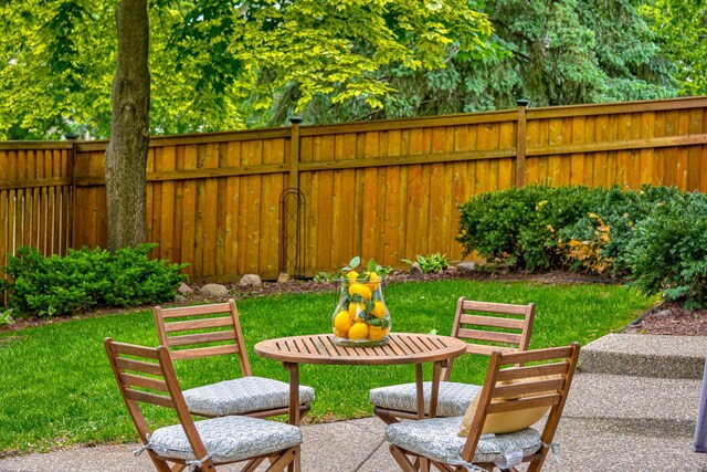 8517 143rd St W, Apple Valley, MN 55124 - view of yard with a patio area