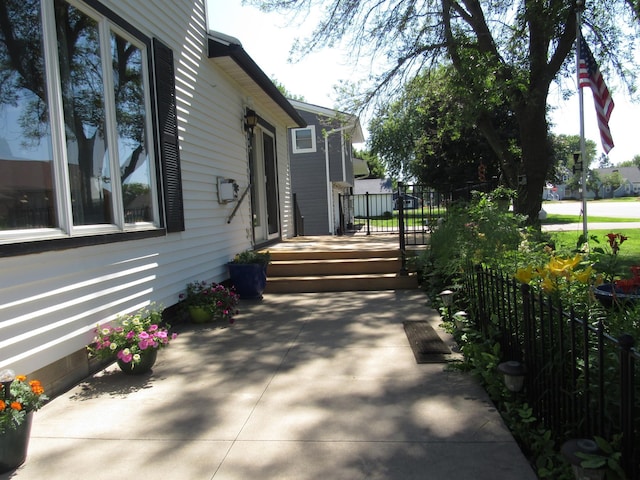 909 6th Ave, Brewster, MN 56119 - view of patio