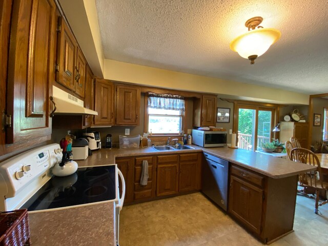 199 2nd St NE, Clarks Grove, MN 56016 - photo 4