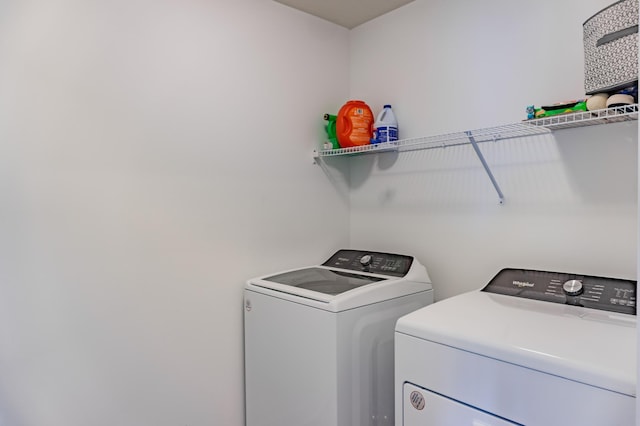 830 Foxglove Ter, Waconia, MN 55387 - laundry room featuring separate washer and dryer