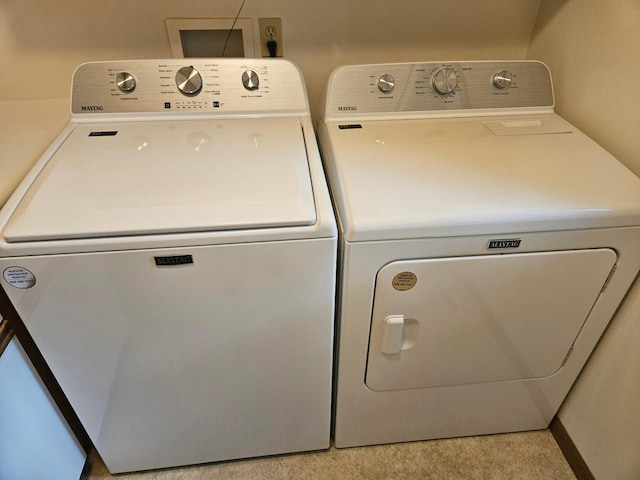 72 7th St, Cochrane, WI 54622 - laundry room featuring washer and dryer