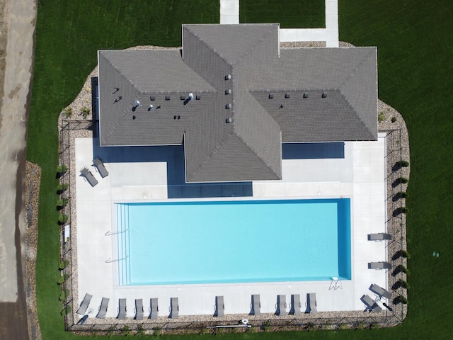 14538 Kingsview Ln N, Dayton, MN 55327 - view of subject property with a pool area