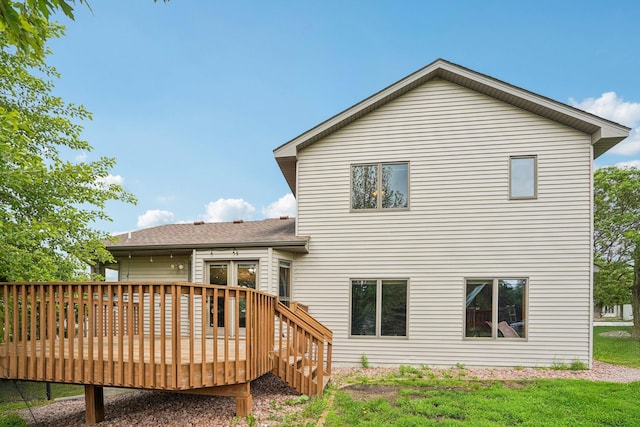 1504 Monarch St, Shakopee, MN 55379 - back of property with a wooden deck