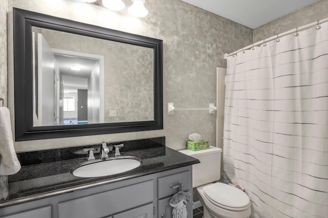 324 Meadow Run Dr SW, Rochester, MN 55902 - full bathroom featuring vanity, toilet, and a shower with curtain