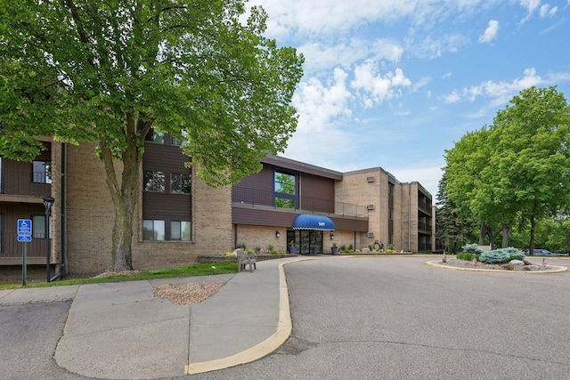 5697 Green Circle Dr Unit 216, Minnetonka, MN 55343 - view of building exterior