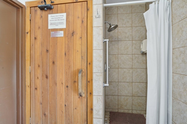5697 Green Circle Dr Unit 216, Minnetonka, MN 55343 - bathroom featuring a shower stall