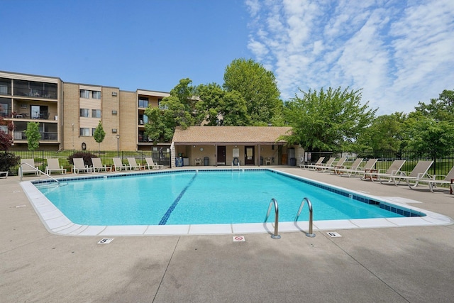 5697 Green Circle Dr Unit 216, Minnetonka, MN 55343 - community pool featuring a patio