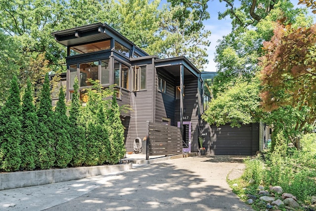 2867 Burnham Blvd, Minneapolis, MN 55416 - view of side of home with concrete driveway