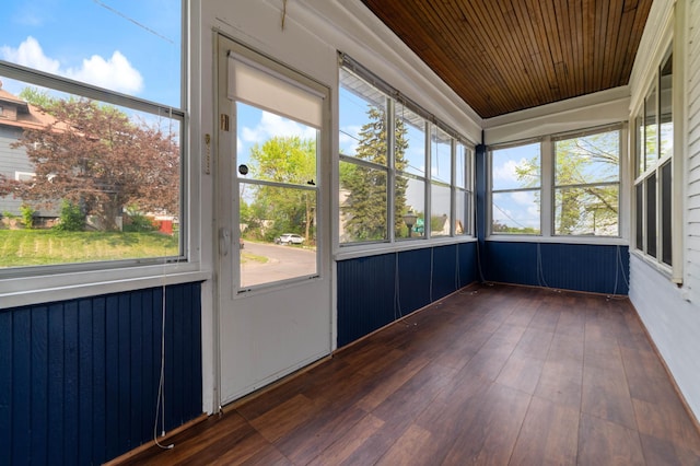 601 22nd Ave W, Duluth, MN 55806 - unfurnished sunroom featuring plenty of natural light
