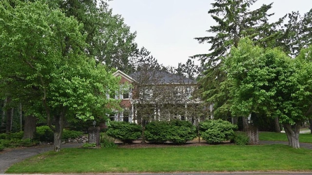 8167 Galway Cir, Woodbury, MN 55125 - view of front of property with a front yard