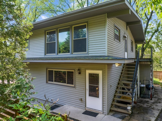 1015 19th Ave NE, Rochester, MN 55906 - view of front facade featuring stairs