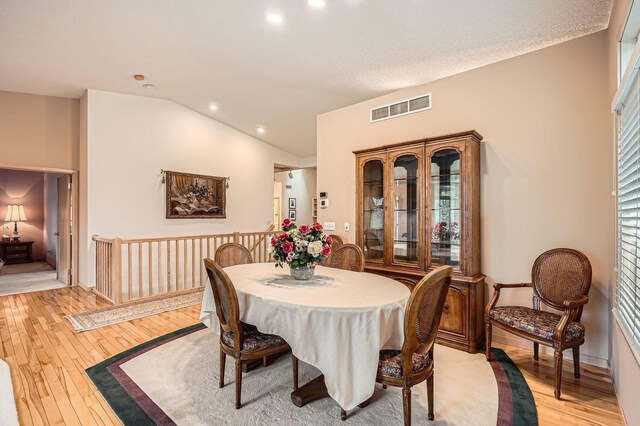 8945 Hilloway Rd, Eden Prairie, MN 55347