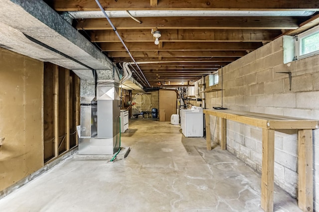 20257 Viking Blvd NE, Wyoming, MN 55092 - basement with washer / clothes dryer and heating unit