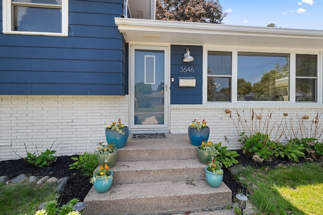 3646 Buchanan St NE, Minneapolis, MN 55418 - entrance to property featuring brick siding