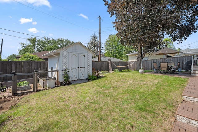 3646 Buchanan St NE, Minneapolis, MN 55418 - view of yard with a garden and a patio