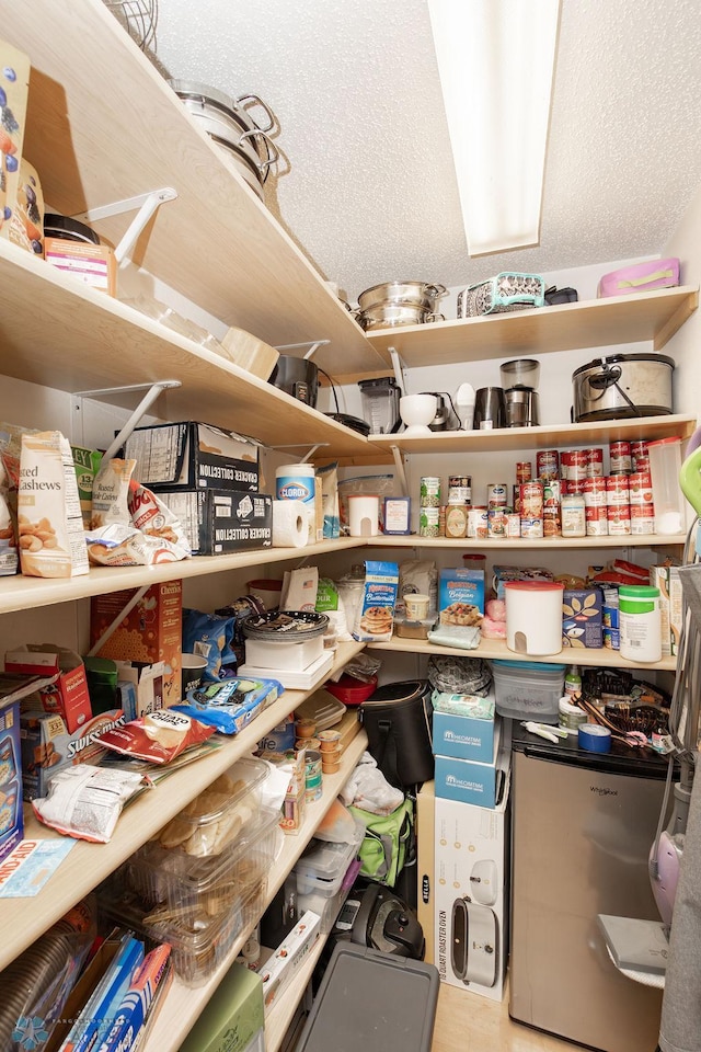 1727 33rd St S, Moorhead, MN 56560 - view of pantry
