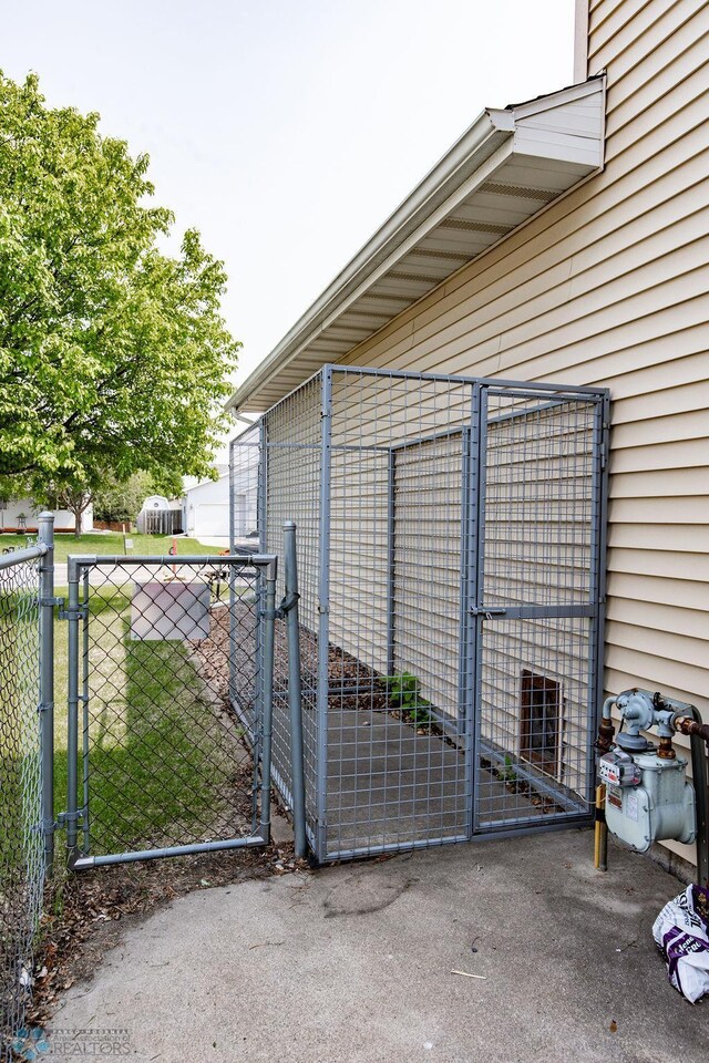 1727 33rd St S, Moorhead, MN 56560 - gate featuring an outbuilding