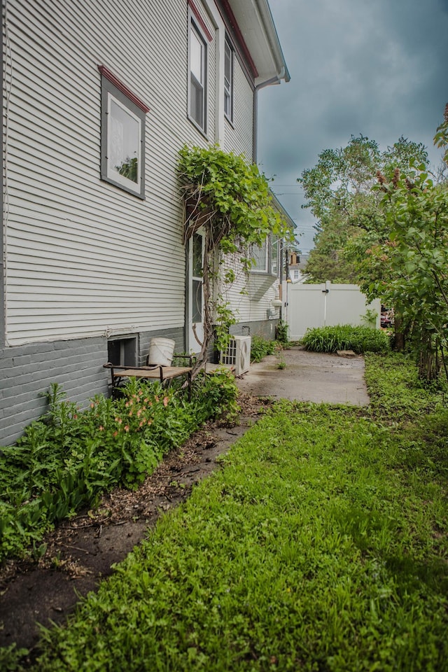 210 6th St, Morris, MN 56267 - view of yard with a patio