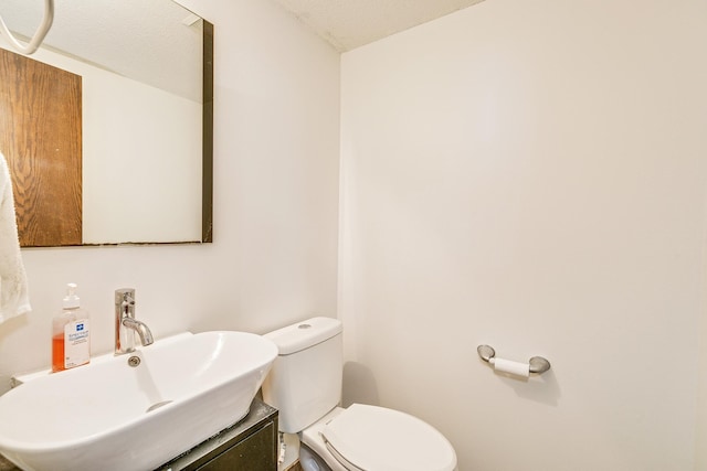 2723 Innsbruck Dr, New Brighton, MN 55112 - half bathroom featuring vanity and toilet