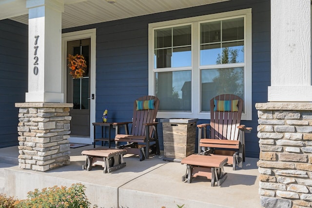 7720 242nd St, Wyoming, MN 55025 - view of porch