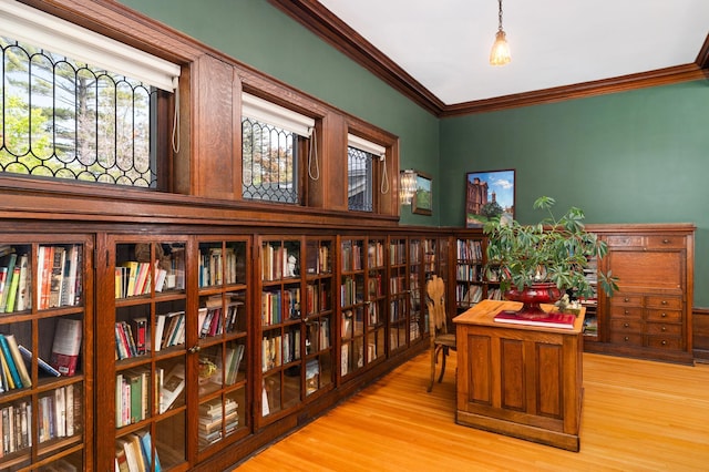 2525 2nd St, Duluth, MN 55812 - sitting room with crown molding and wood finished floors
