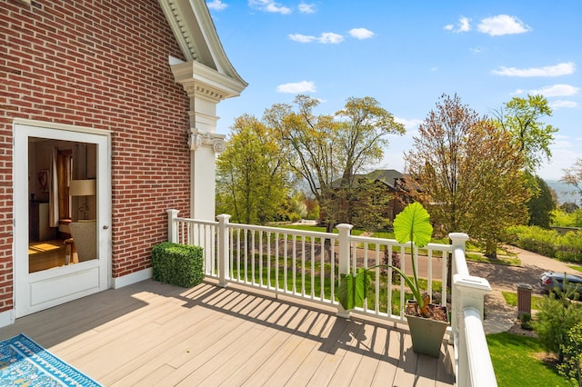 2525 2nd St, Duluth, MN 55812 - view of wooden terrace