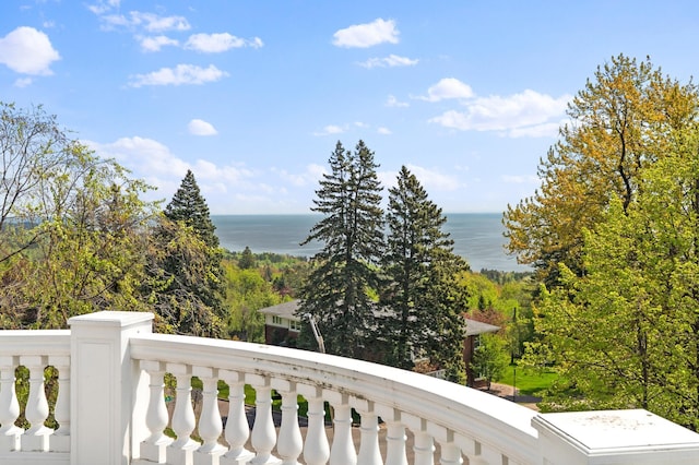 2525 2nd St, Duluth, MN 55812 - balcony featuring a water view