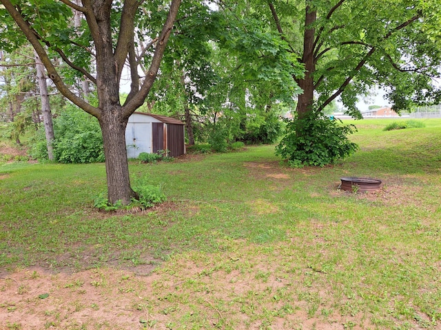 487 Roselawn Ave E, Maplewood, MN 55117 - view of green lawn