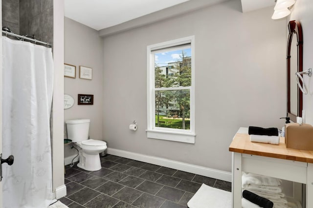 159 Western Ave S, Saint Paul, MN 55102 - bathroom featuring curtained shower, vanity, and tile patterned floors