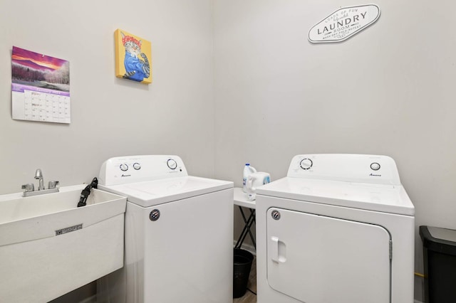 159 Western Ave S, Saint Paul, MN 55102 - laundry area with washer and clothes dryer