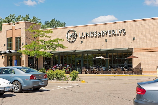 3715 Huntingdon Dr, Minnetonka, MN 55305 - view of commercial property with uncovered parking