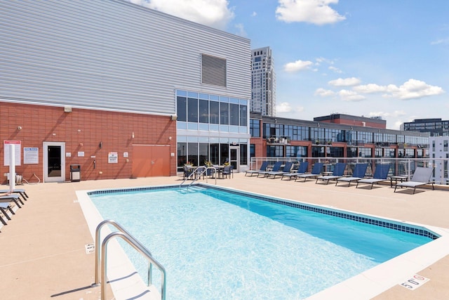 215 10th Ave S Unit 606, Minneapolis, MN 55415 - community pool featuring a patio