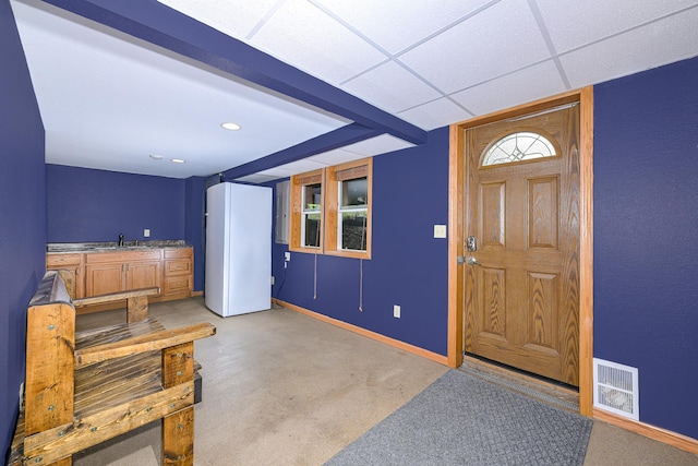 1424 Summit Ave, Cloquet, MN 55720 - foyer entrance with baseboards, wet bar, and recessed lighting