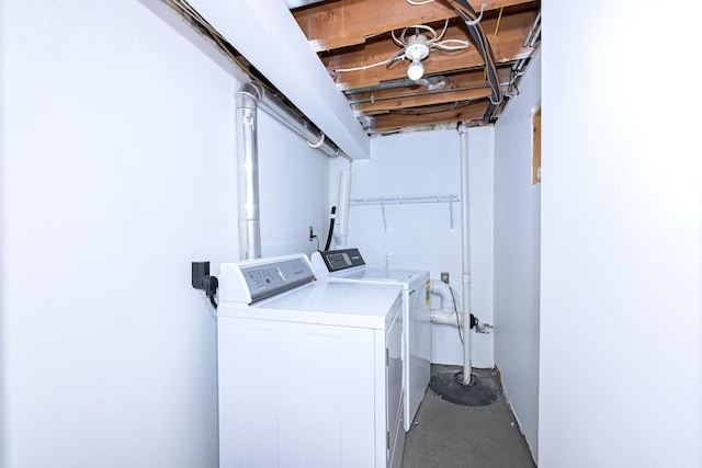 1424 Summit Ave, Cloquet, MN 55720 - laundry area featuring separate washer and dryer