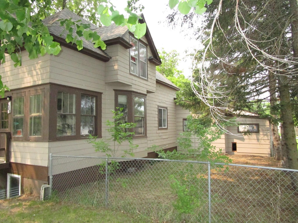 1909 Irvine Ave NW, Bemidji, MN 56601 - photo 3