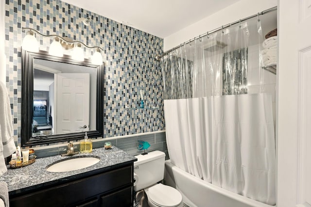 433 7th St Unit 1623, Minneapolis, MN 55415 - full bath with tile walls, shower / bath combo, toilet, and vanity