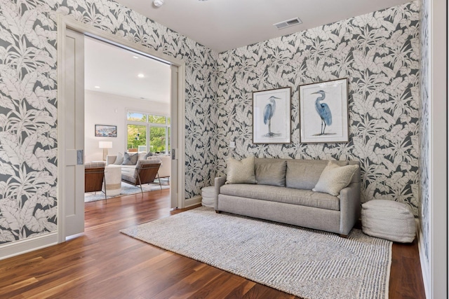935 Lake St E Unit 211, Wayzata, MN 55391 - living room with wallpapered walls, wood finished floors, and recessed lighting