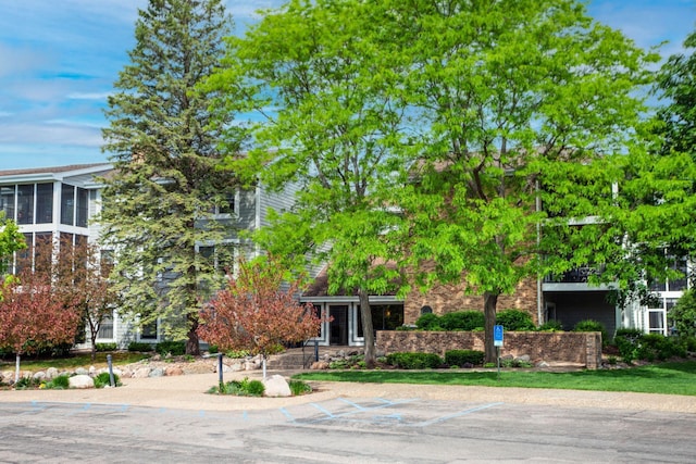 3020 Saint Albans Mill Rd Unit 309, Minnetonka, MN 55305 - view of front of home