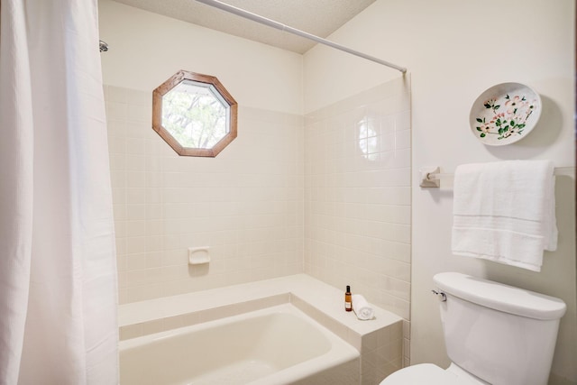 3020 Saint Albans Mill Rd Unit 309, Minnetonka, MN 55305 - bathroom featuring toilet and shower / tub combo with curtain