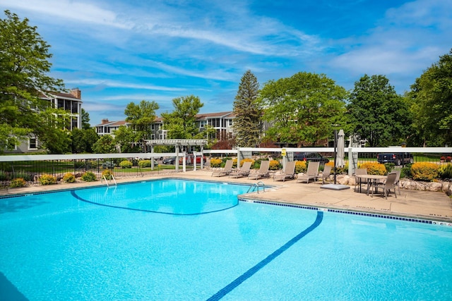 3020 Saint Albans Mill Rd Unit 309, Minnetonka, MN 55305 - community pool featuring a patio area and a pergola
