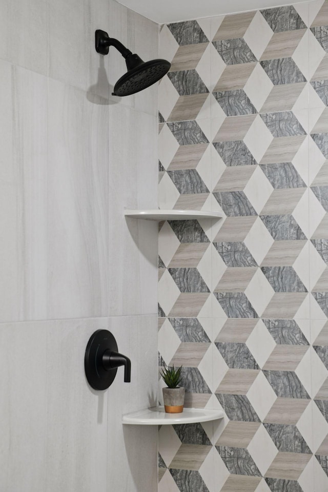 2324 Rivendell Ln, Minnetonka, MN 55305 - full bath featuring a tile shower