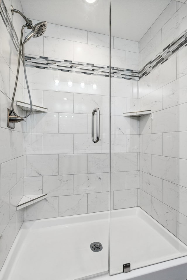 26884 709th St, Lake City, MN 55041 - bathroom featuring a stall shower