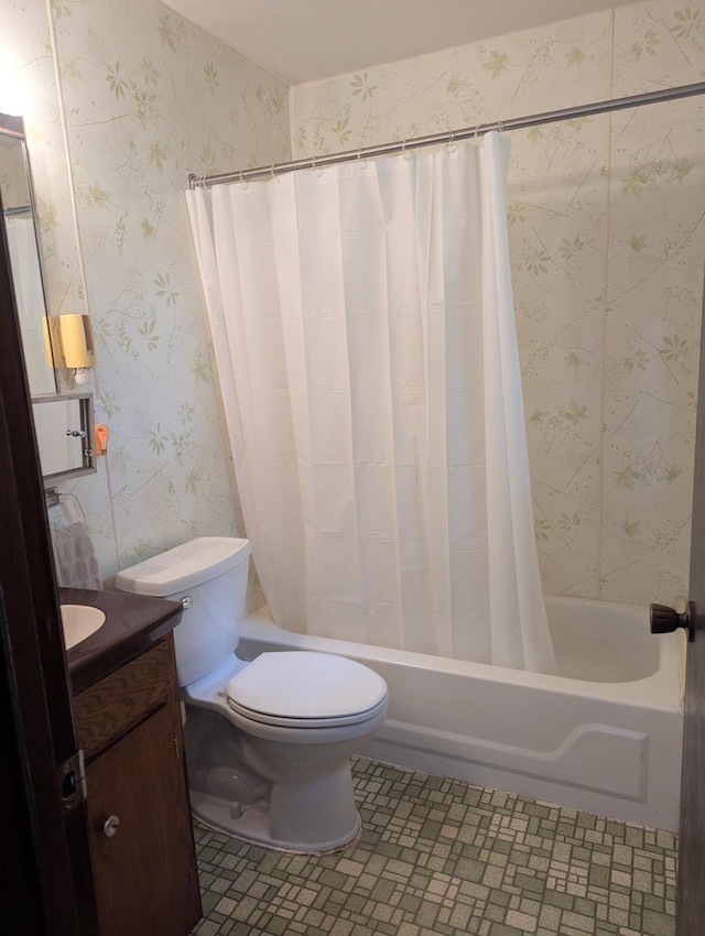 24863 Norway Pine Pl, Ross Lake Twp, MN 56447 - full bath featuring toilet, shower / bath combination with curtain, vanity, and wallpapered walls