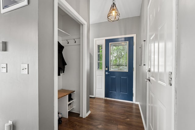 903 6th Ave NW, Buffalo, MN 55313 - mudroom featuring dark wood-style floors and baseboards