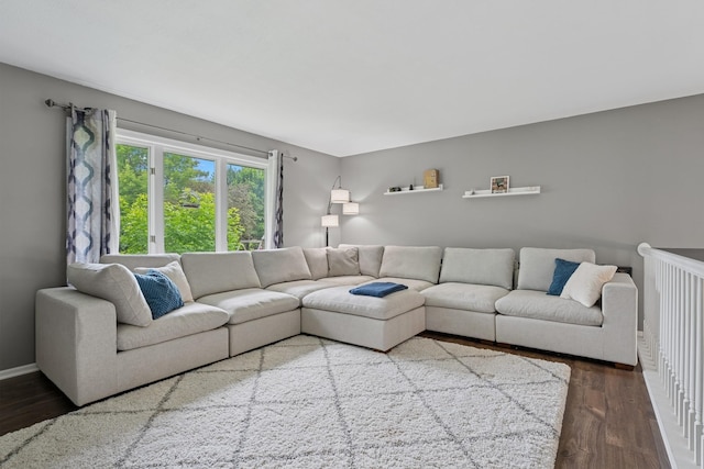 903 6th Ave NW, Buffalo, MN 55313 - living room with wood finished floors and baseboards