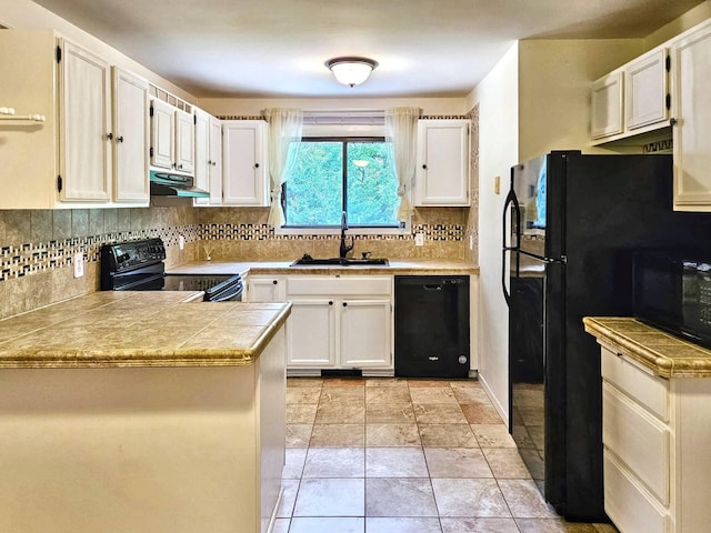 7635 Wedgewood Ct N, Maple Grove, MN 55311 - kitchen with black appliances, a sink, backsplash, under cabinet range hood, and a peninsula